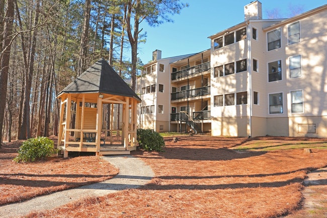 The Aurora @ Twenty Seven Hundred in Lilburn, GA - Foto de edificio - Building Photo