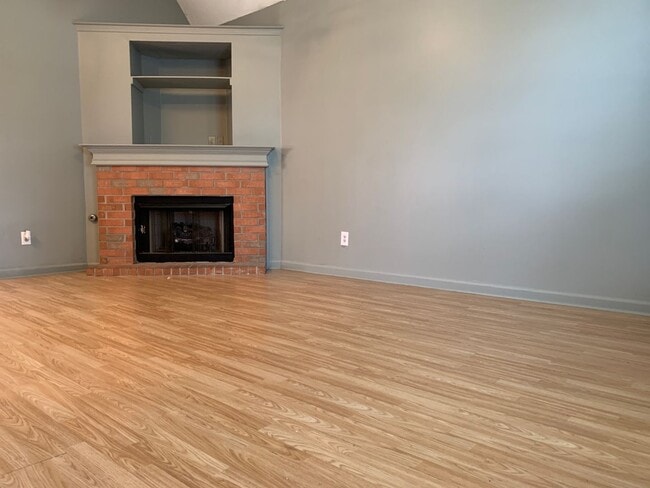 6757 Whitten Pine Dr in Memphis, TN - Building Photo - Building Photo