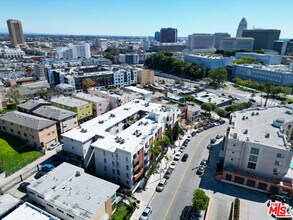 630 N Grand Ave in Los Angeles, CA - Building Photo - Building Photo