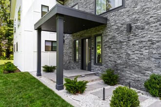 7 Hillside Rd in Greenwich, CT - Building Photo - Building Photo