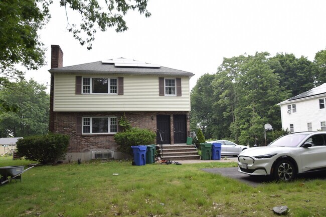 1189 Boylston St, Unit 2 in Newton, MA - Building Photo - Building Photo