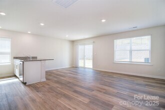 5155 Hyrule Dr in Charlotte, NC - Building Photo - Building Photo