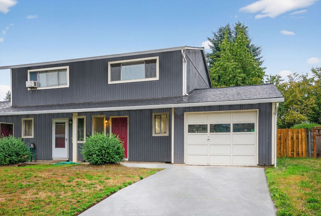 2865 N Clark Ct in Cornelius, OR - Building Photo