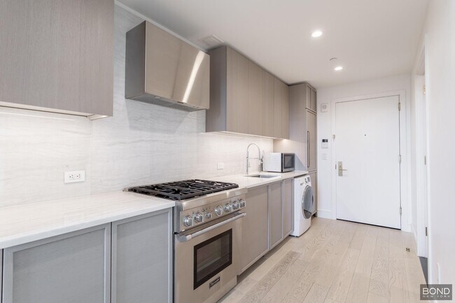 1399 Park Ave in New York, NY - Building Photo - Building Photo