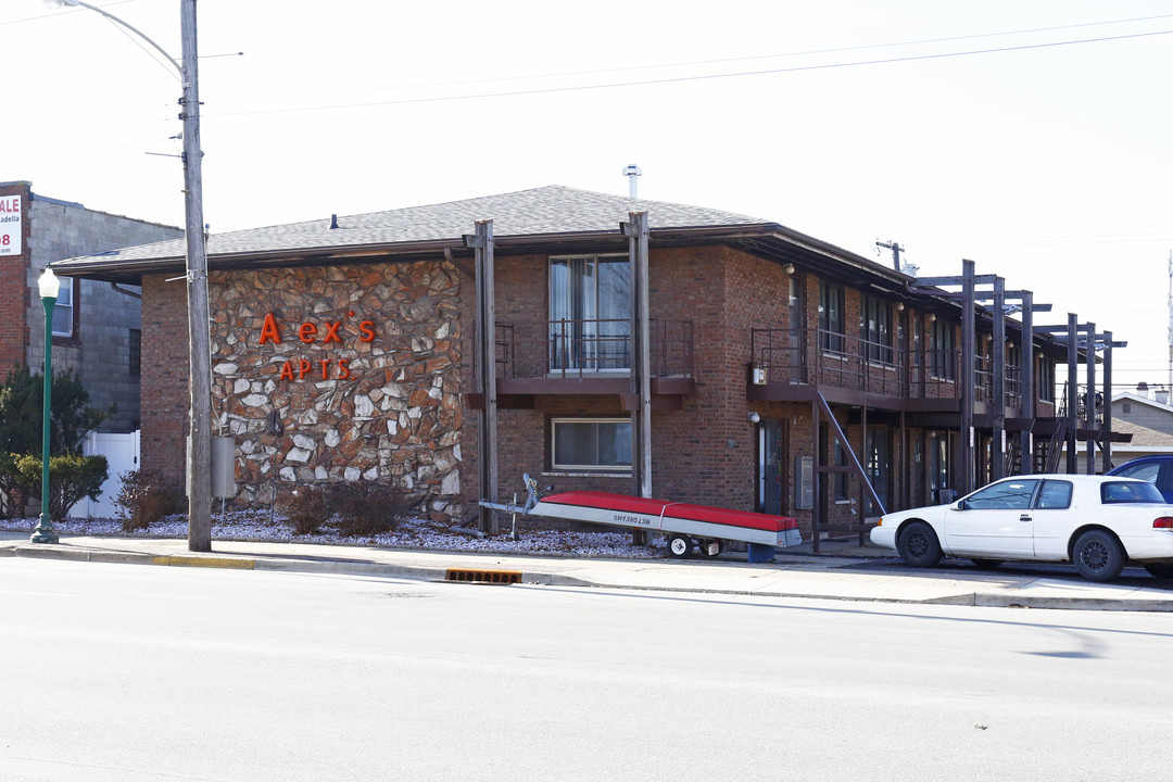 Alex's Apartments in Hammond, IN - Building Photo