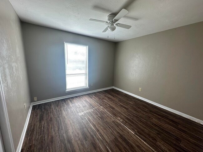 2010 Bradford Ct in Tallahassee, FL - Building Photo - Building Photo