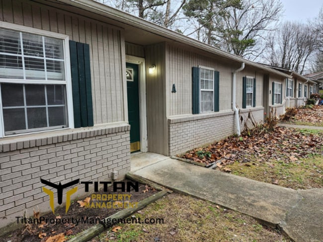 2010 Watts Rd in Benton, AR - Foto de edificio - Building Photo