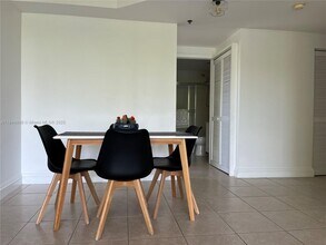 1824 Brickell Ave in Miami, FL - Building Photo - Building Photo