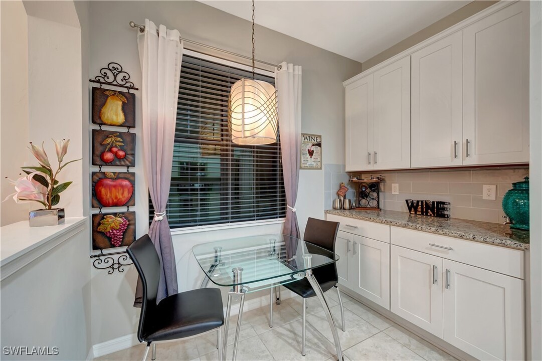 1443 Santiago Cir in Naples, FL - Foto de edificio