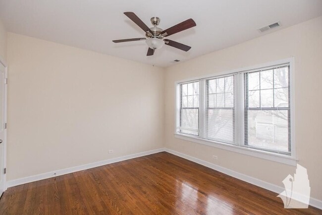 1819 W Leland Ave in Chicago, IL - Foto de edificio - Building Photo