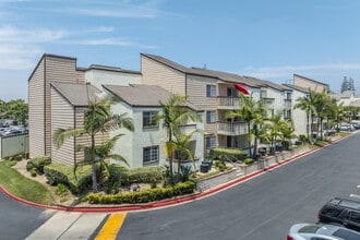 Hillsborough Village Senior Apartments 55+ in Chino, CA - Foto de edificio - Building Photo