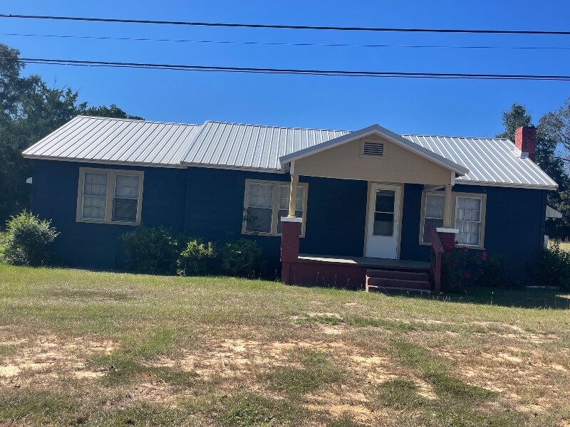 186 Larkin Rd in Elba, AL - Foto de edificio