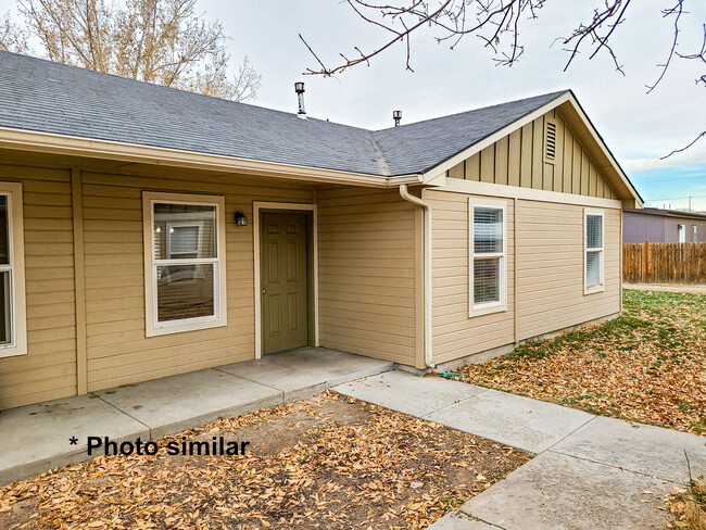 property at 213 S Dewey Ave