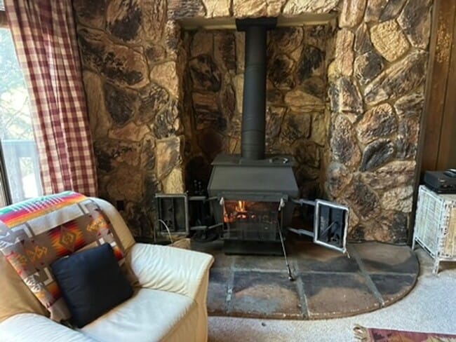 11608 Chamonix Rd in Truckee, CA - Building Photo - Building Photo