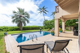 5577 Kalaniana?ole Hwy in Honolulu, HI - Building Photo - Building Photo