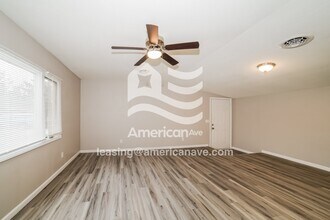 302 Wagner St in Washington, IL - Foto de edificio - Building Photo