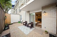 2601 Bellefontaine photo'