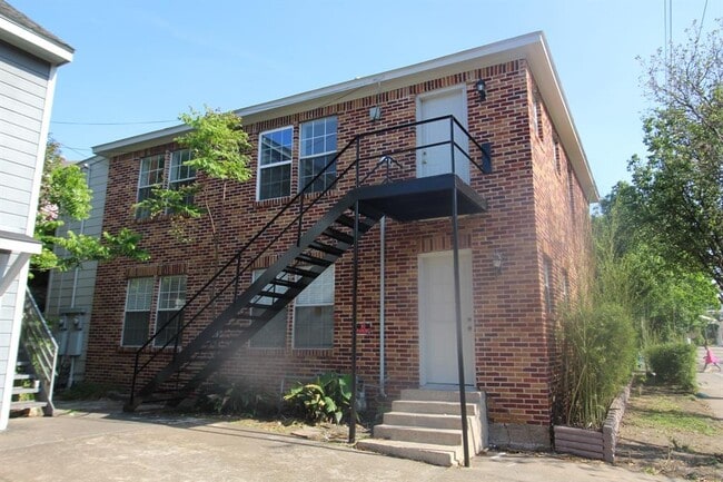 1660 Castle Ct in Houston, TX - Building Photo - Building Photo