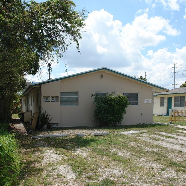 2330-2338 Grant St in Hollywood, FL - Building Photo - Building Photo