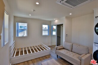 1237 W 25th St in Los Angeles, CA - Building Photo - Building Photo