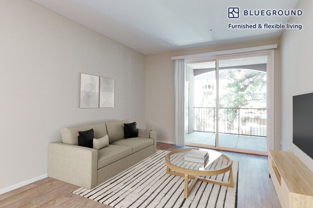 121 Roble Rd in Walnut Creek, CA - Building Photo