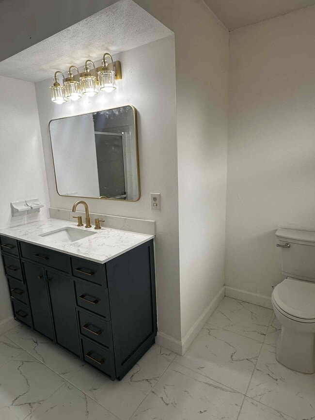 property at 1900 Manor Cir SE