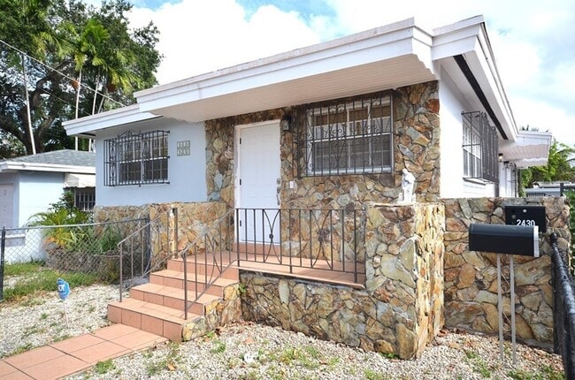 property at 2428 SW 16th St