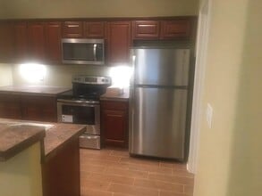 200 S Elm St, Unit Apt B in Pine Bluff, AR - Foto de edificio - Building Photo
