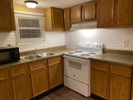 833 Lovell Rd in Knoxville, TN - Building Photo