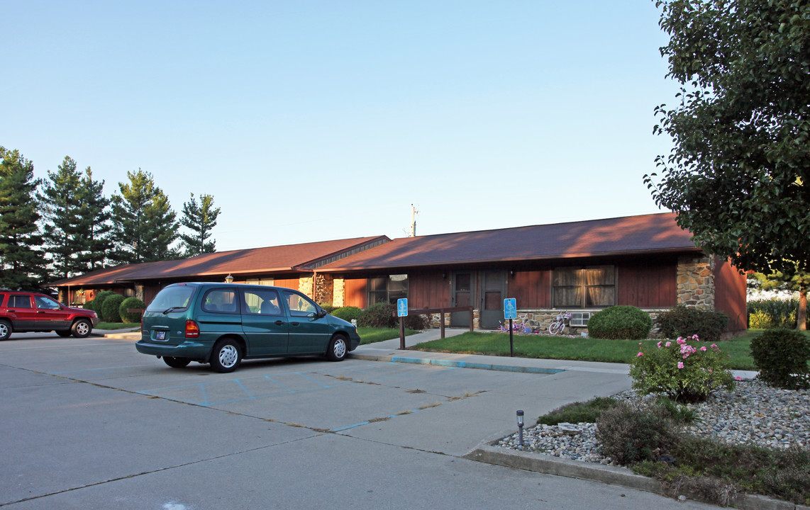 Mulberry Court in Monroeville, IN - Building Photo