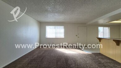 17058 Deodar St in Hesperia, CA - Building Photo - Building Photo