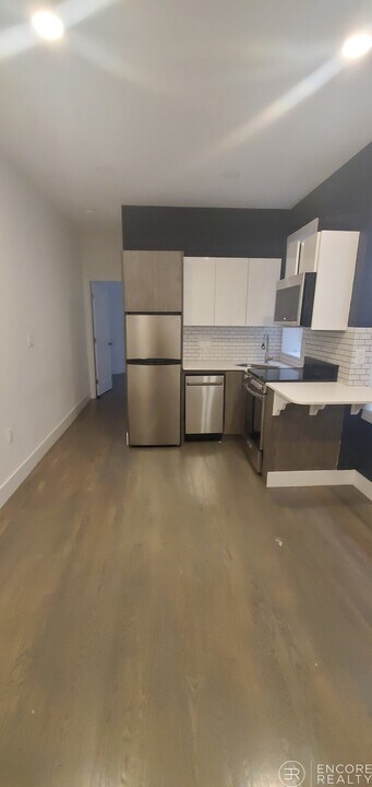 2 Phillips St, Unit 24 Phillips Street in Boston, MA - Building Photo