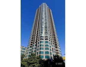 property at 400 N La Salle Dr