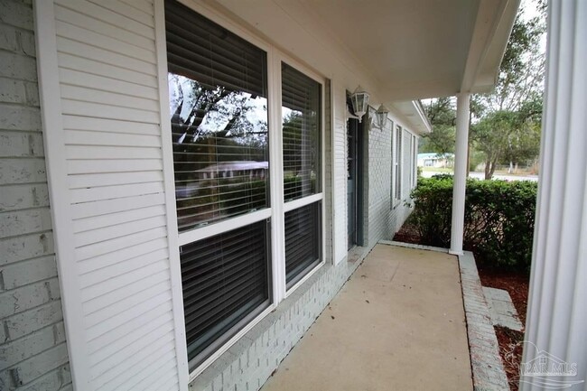 5200 Springdale Dr in Milton, FL - Building Photo - Building Photo