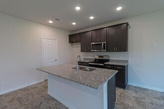 1033 Park Oak Ln in Crowley, TX - Building Photo - Building Photo