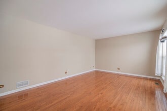 164 Forestview Ct in Aurora, IL - Building Photo - Building Photo