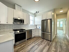 2937 N Ashland Ave, Unit 2 in Chicago, IL - Building Photo