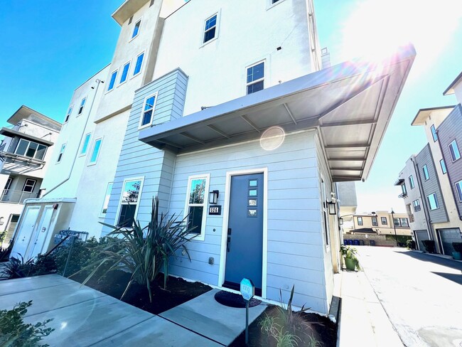 property at 526 E Imperial Ave