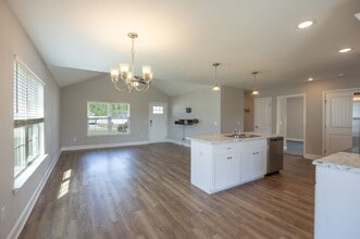 7020 White Pine Ave in Statesboro, GA - Building Photo - Building Photo