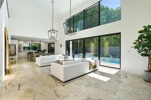 3782 El Prado Blvd in Miami, FL - Building Photo