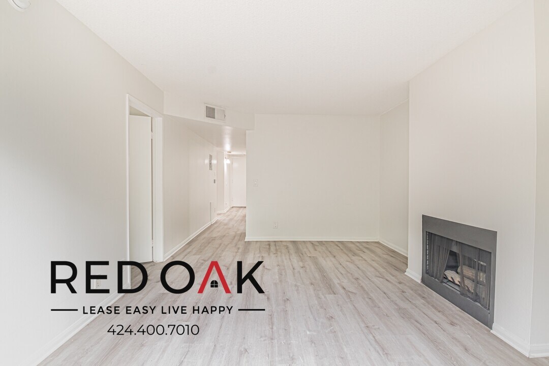 2724 Abbot Kinney Blvd in Venice, CA - Building Photo