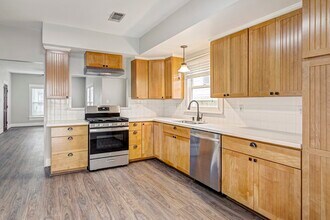 705 E 24th St in Houston, TX - Building Photo - Building Photo