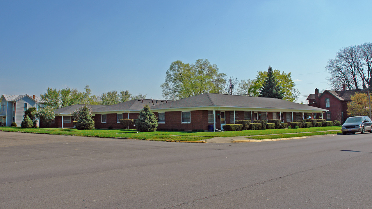 333 W Jefferson St in New Carlisle, OH - Building Photo