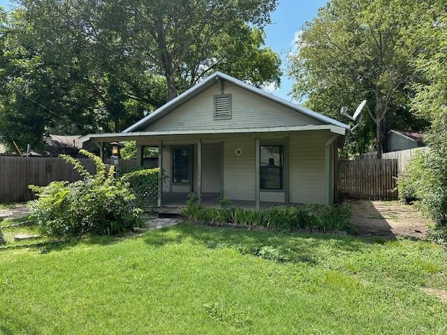 505 Grace St in Glen Rose, TX - Foto de edificio