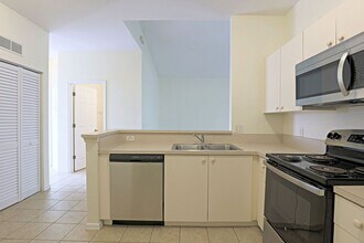 4117 Bellasol Cir in Ft. Myers, FL - Foto de edificio - Building Photo