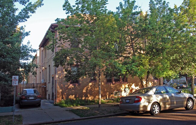 Clarkson Apartments in Denver, CO - Foto de edificio - Building Photo