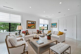150 Bradley Pl in Palm Beach, FL - Building Photo - Building Photo
