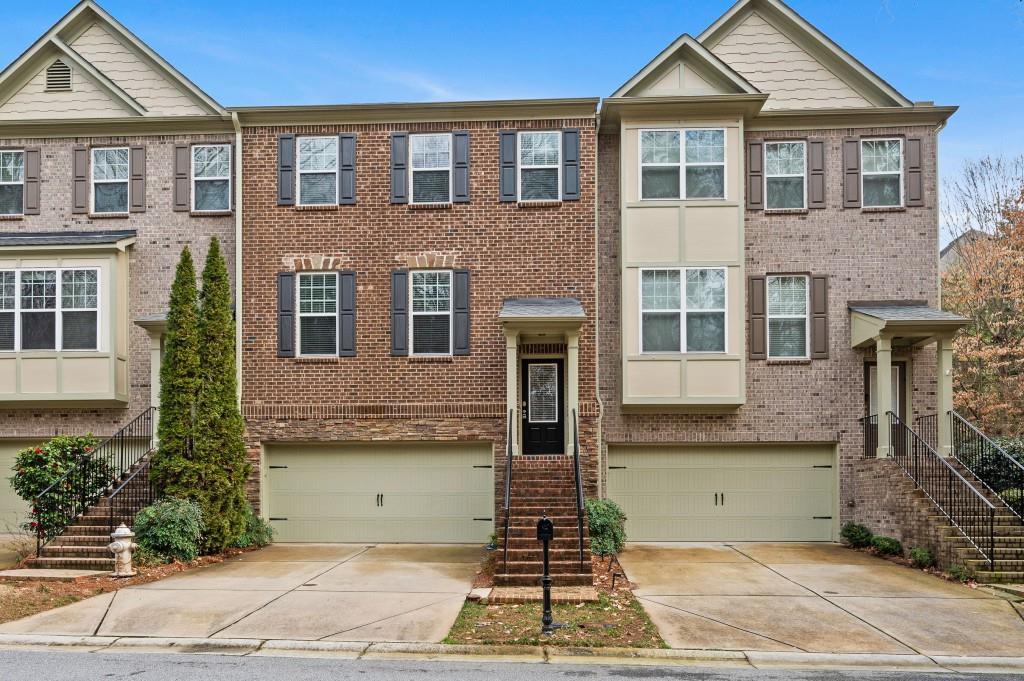 3725 Inglewood Way in Atlanta, GA - Foto de edificio