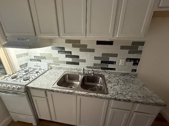 10 Corbin Ct