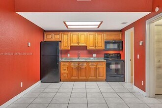 7166 Southgate Blvd in Tamarac, FL - Building Photo - Building Photo